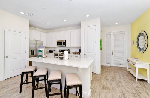 West Kissimmee House | Magical 2-bedroom townhome with waterviews and Disney fireworks