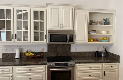 Sisters House | Magical Private 4 bedroom Home w/large fenced in yard near downtown Sisters OR