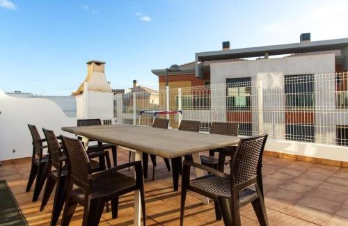 Mosqueira Villa | Magnólia AB House - Pool View & Privat Garden & Garage