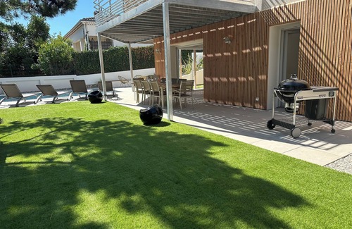 Saint-Georges-de-Didonne Villa | Magnificent VILLA 220 m² - 14 persons - heated swimming pool - parking lot