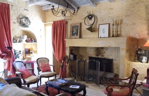 Cadouin House | Magnificent and romantic house in the village