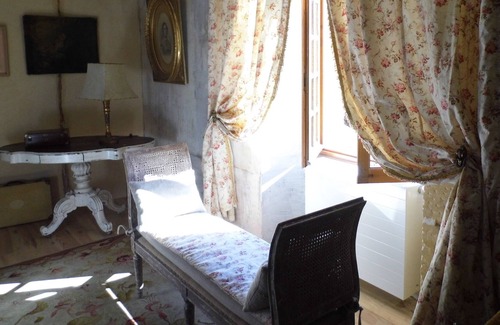Cadouin House | Magnificent and romantic house in the village
