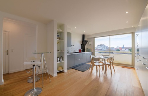 Arcachon Apartment | Magnificent 1st line apartment.50 m from the beach.Ideal location.Private parking.