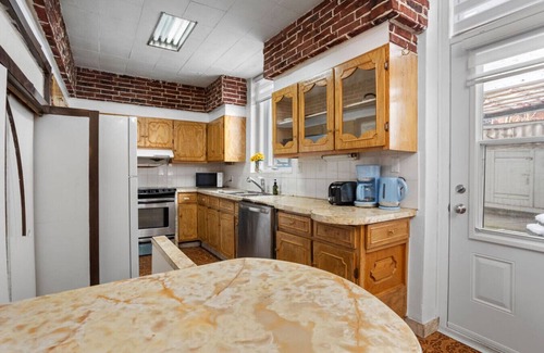 Plateau Mont Royal Apartment | Magnificent 4BR in Downtown Mont-Royal