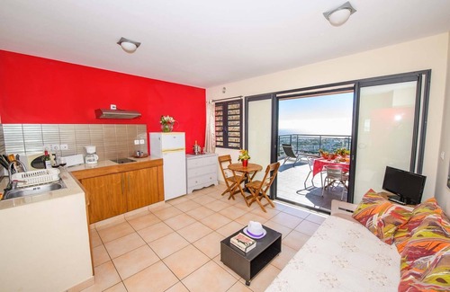 La Providence Apartment | Magnificent apartment with 180 ° panoramic view of the city and its bay