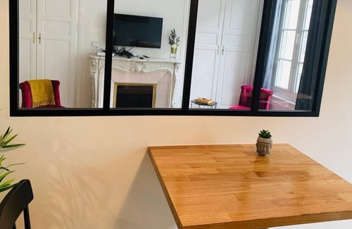 Quartier du chateau Apartment | Magnificent apartment with the cachet of the old