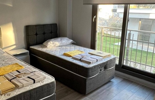 Milas Apartment | Magnificent Flat with Pool and Balcony