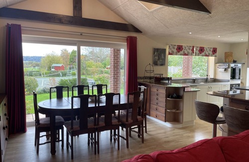 Backwell House | Magnificent Getaway - Tennis, Climbing & More!