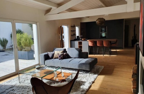 Puilboreau Villa | Magnificent house with swimming pool in a quiet cul-de-sac