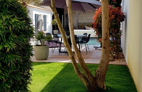 Puilboreau Villa | Magnificent house with swimming pool in a quiet cul-de-sac