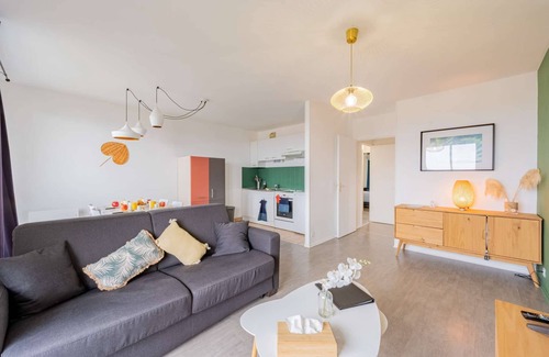 Saint-Cyr-l'Ecole Apartment | Magnificent Loft with terrace and view