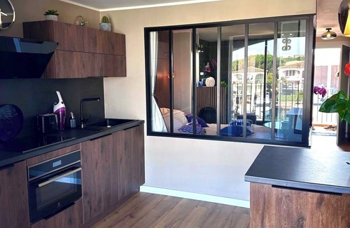 Guerrevieille Apartment | Magnificent new apartment with splendid view of the marina