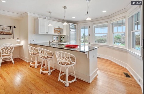 Montauk House | Magnificent private family retreat overlooking Lake Montauk