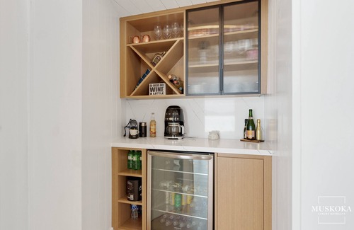 Minett House | Magnificent property, with private, gentle surroundings on Lake Rosseau.