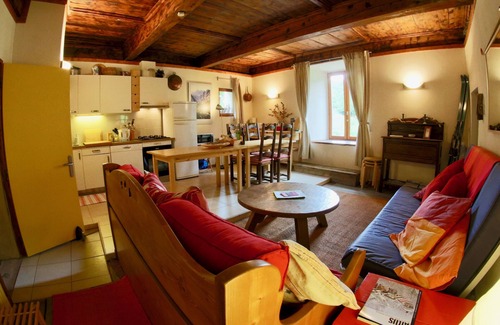 Forville Ski Chalet | magnificent renovated chalet - sleeps max 8 adults