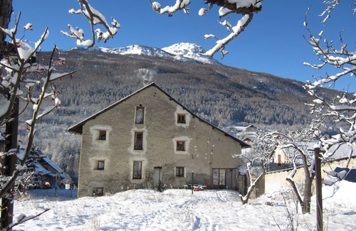 Forville Ski Chalet | magnificent renovated chalet - sleeps max 8 adults