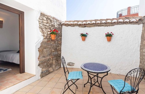 Lecrin Cottage | Magnificent rustic house with pool, garden, and views