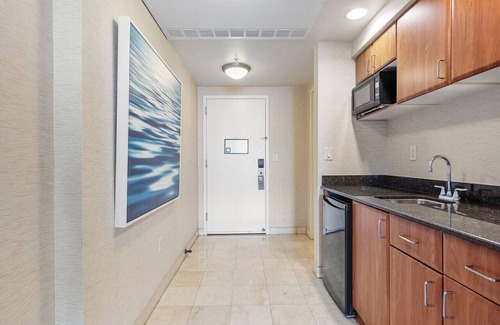 Sunny Isles Beach Hotel | Magnificent Studio in Luxe Beachfront Resort