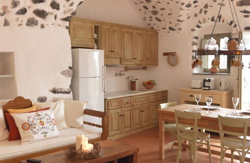 Exo Gonia Villa | Magnificent Santorini Villas | 6 Bedrooms | Zoldyk Houses | Spacious