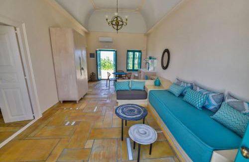 Oia Villa | Magnificent Santorini Villa 3 Bedrooms Villa Royal Beautiful Caldera View With 2 Outdoor Hot Tubs Oia