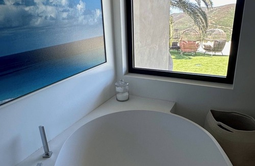 Malibu House | Magnificent views in luxurious, secluded 3-bedroom hillside retreat in Malibu