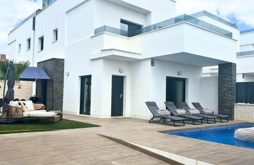 Orihuela Villa | Magnificent villa with private pool - Golf Vistabella