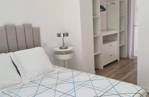 Saint-Pee-sur-Nivelle House | Magnifique Maison au Bord du lac