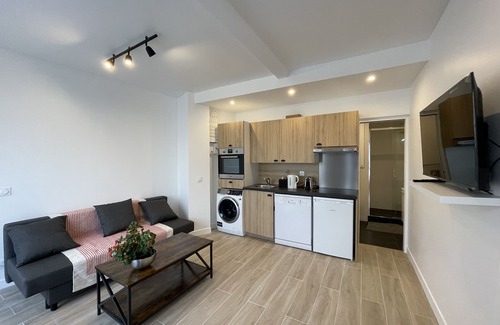 14th Arrondissement Apartment | Magnifique Appartement 2 Pièce Metro Glaciere