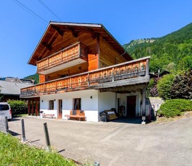 Champery Apartment | Magnifique chalet avec vue Centre Champéry