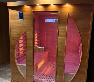 Saint-Sauveur-d'Aunis Villa | Magnifique Villa Familiale de 200m2 4 Chambres et un Sauna