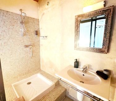 Costieres Villa | Magnifique Loft - Piscine - Tennis - Babyfoot