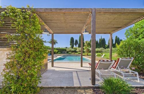 Eygalieres House | Magnifique Mas Provençal avec Piscine à Eygalières - 19 Couchages, 8 Chambres, Billard, et Plus ! - FR-1-599-3