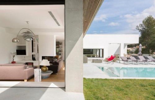 Perier Villa | Magnifique Villa d’Architecte & Piscine à débordement