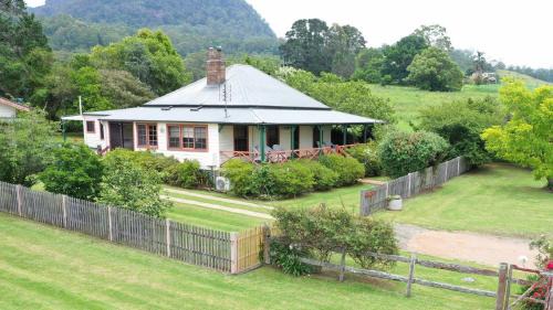 Barrengarry House | Magnolia Cottage Kangaroo Valley