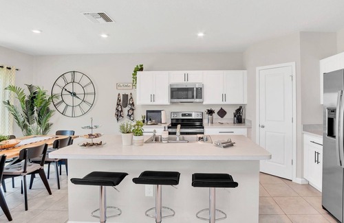 Haines City House | Magnolia House, 3BR vacation villa, w/amenities