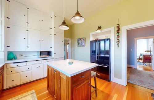 Healdsburg House | Magnolia Ranch Vineyards | Historic house in Healdsburg with lovely private yard