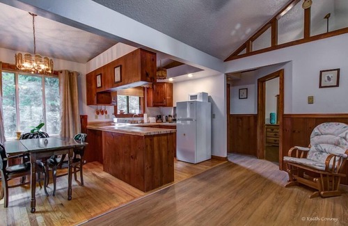 Canadensis Hotel | Magnolia Streamside Resort