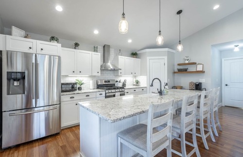 Chattanooga Valley House | Magnolia | Stunning Views of Lookout Mtn | Dog Friendly | 2 Bed, 1.5 Bath
