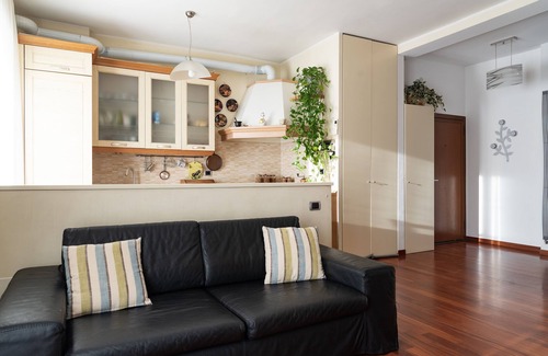 Milan Apartment | Magritte House | 15 minutes from Duomo