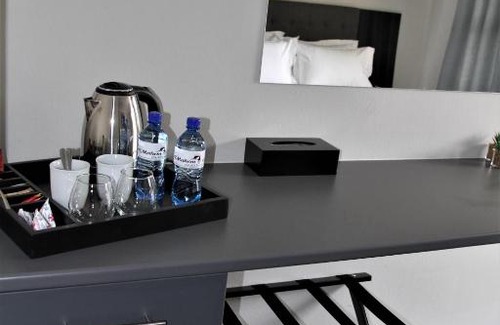 Brits Bed & Breakfast | Mahem Manor Guesthouse