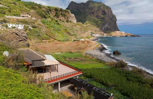 Porto da Cruz House | Maiata Beach House by Holiday Rental Madeira