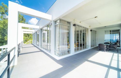 Mai Khao Villa | maikhao 8-bedroom beach villa 3 maids close to the airport, private pool free car gym, 30 meters from the beach