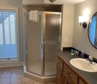 Cadiz House | Main Channel Manor