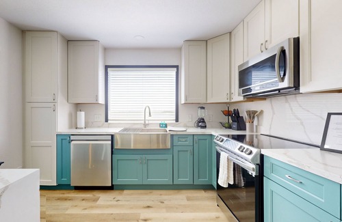 Barrett House | Main home with guest house & private pool