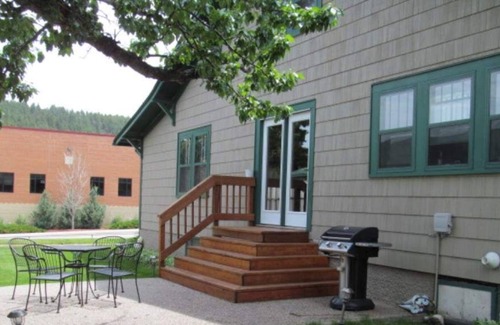 Hill City House | Main Stay - Near Mt Rushmore, Lakes & Custer State Park