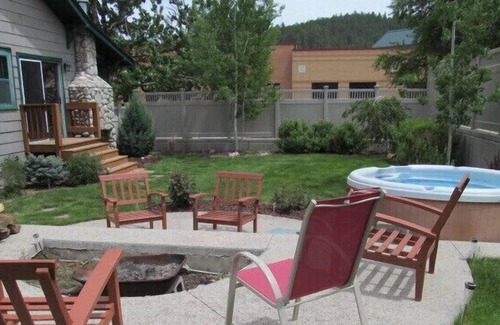 Hill City House | Main Stay - Near Mt Rushmore, Lakes & Custer State Park