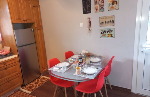 Vitina Apartment | Mainalo View House - A place for relaxing