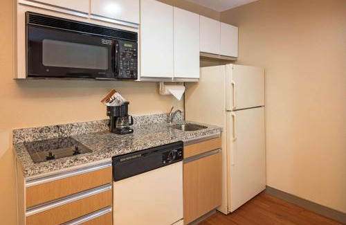 Hoffman Estates Hotel | MainStay Suites Chicago Hoffman Estates