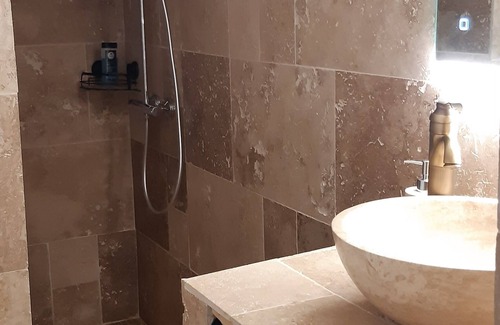 Saint-Martin-de-Pallieres House | Maison DE Village A Proximite DU Chateau