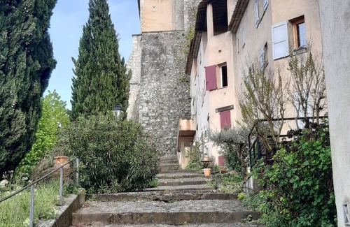 Saint-Martin-de-Pallieres House | Maison DE Village A Proximite DU Chateau